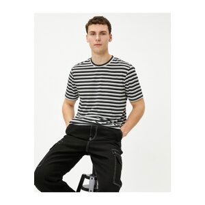 Koton Basic T-shirt Crew Neck Short Sleeved