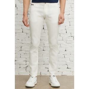 AC&Co / Altınyıldız Classics Men's White Slim Fit Slim Fit 5 Pocket Flexible Chino Trousers
