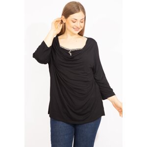 Şans Women's Black Plus Size Slip-On Collar Blouse With Stone Detail On The Inner Collar