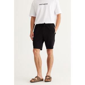 AC&Co / Altınyıldız Classics Men's Black Standard Fit Normal Cut, Pocket Comfortable Shorts.