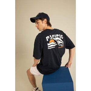 DEFACTO Relax Fit Discovery Licensed Crew Neck T-Shirt