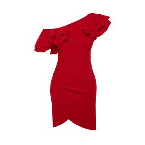 Elegantné večerné šaty s jedným rukávom a volánikmi v červenej farbe od značky Trendyol
