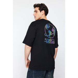 Trendyol Black Oversize/Wide Cut 100% Cotton Back Galaxy Hologram Printed T-shirt