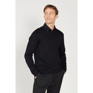 ALTINYILDIZ CLASSICS Men's Black Standard Fit Normal Cut V-Neck Knitwear Sweater.