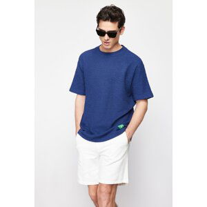 Trendyol Navy Blue Regular/Regular Fit Short Sleeve Textured Label T-Shirt