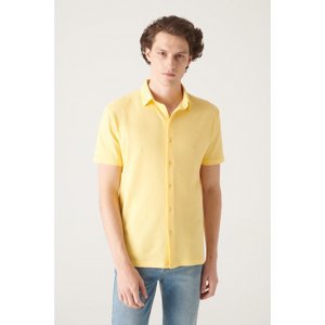 Avva Men's Yellow Jacquard Knitted Short Sleeve Shirt