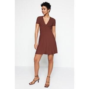 Trendyol Brown Dvojradový golier mini, flexibilné pletené šaty