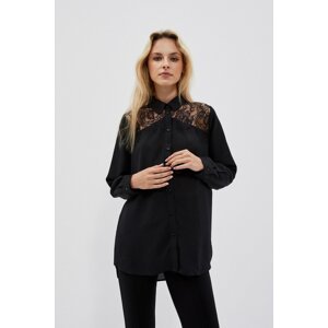 Shirt with lace on the shoulders