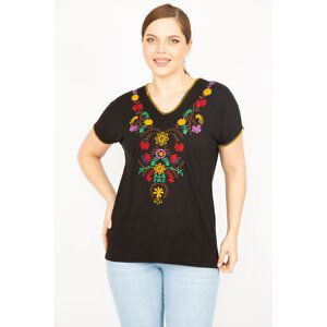 Şans Women's Black Plus Size Embroidery Detailed Blouse