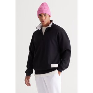AC&Co / Altınyıldız Classics Men's Black Loose Fit Stand-Up Bato Collar Inner Fleece 3 Thread Printed Sweatshirt