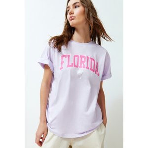 Trendyol fialové oversize tričko s potlačou, okrúhlym výstrihom a krátkym rukávom