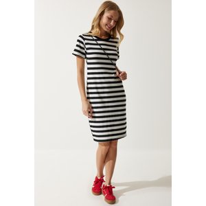 Happiness İstanbul Women's Black and White Crew Neck Striped Knitted Dress