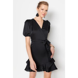 Trendyol Čierne pásové dvojradové saténové mini tkané šaty
