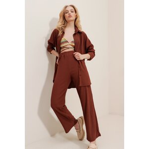 Trend Alaçatı Stili Women's Brown Crinkle With Buttons Shirt And Comfortable Cut Out Crinkle Trousers Double Suit