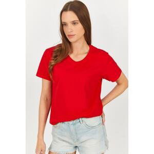 armonika Women's Red V-Neck T-shirt