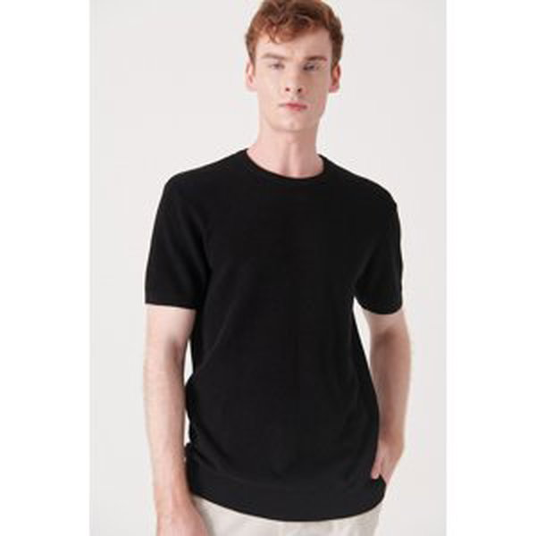 Avva Men's Black Textured Slim Fit Slim Fit Knitwear T-shirt
