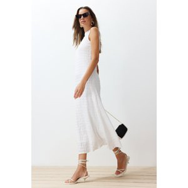 Trendyol White Textured A-Line/A-Line Form Crew Neck Knitted Maxi Dress
