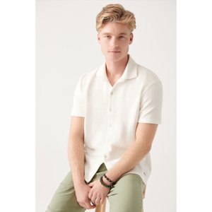 Avva Men's White Knitted Jacquard Classic Collar Cotton Short Sleeve Standard Fit Regular Fit Shirt