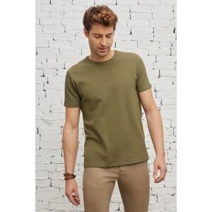 ALTINYILDIZ CLASSICS Pánske khaki slim fit tričko Slim Fit Crew Neck s krátkym rukávom Basic s jemným dotykom.
