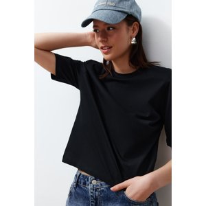 Trendyol Black 100% Single Jersey Padded Crop Knitted T-Shirt