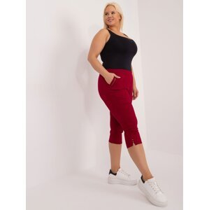 Burgundy trousers in a larger size with 3/4 legs