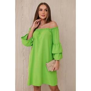 Spanish dress with pleats on the sleeve of bright green color