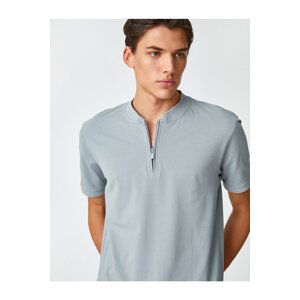 Koton A Judge Collar T-Shirt with Half-Zip Detail, Short Sleeves.