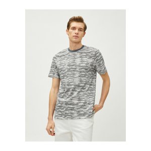 Koton Printed T-shirt with Short Sleeves, Crew Neck Slim Fit Cotton.