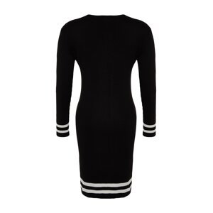 Trendyol Curve Čierne pruhované detailné svetrové šaty