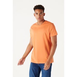 AC&Co / Altınyıldız Classics Pánska Oranžová 100% Bavlna Slim Fit tričko s úzkym strihom pre posádku s krátkym rukávom