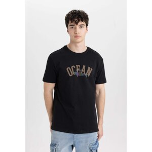 DEFACTO Regular Fit Crew Neck T-Shirt