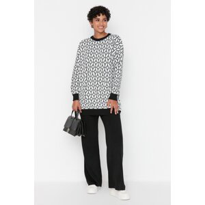 Súprava pleteného svetra a nohavíc s čiernym geometrickým vzorom od Trendyol