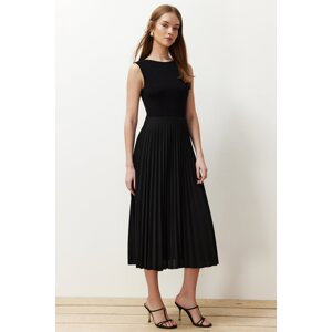 Trendyol Black Pleated Lined Sleeveless Flexible Knitted Midi Dress