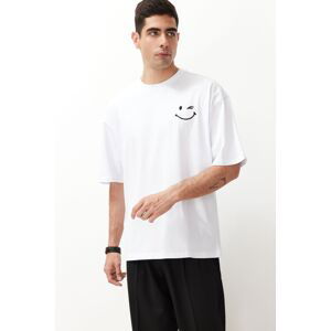 Trendyol White Oversize/Wide Cut Embroidered 100% Cotton T-Shirt