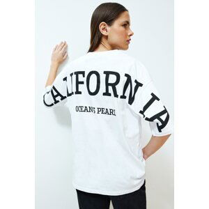 Trendyol White 100% Cotton Back Motto Printed Oversize/Wide Fit Knitted T-Shirt