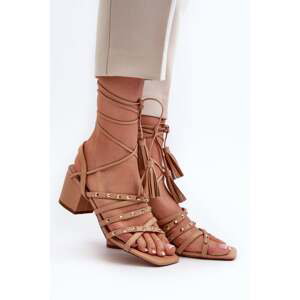 Lace-up low-heeled sandals decorated with Camel Chrisele studs