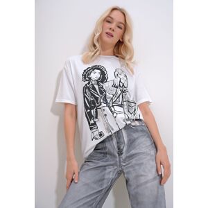 Trend Alaçatı Stili Women's White Crew Neck Foil Printed T-Shirt