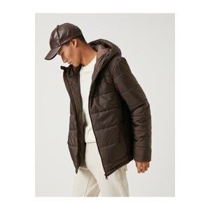 Koton Basic páperová bunda s kapucňou s kapucňou detailný zips, nepremokavá.
