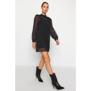 Trendyol Black Stone Gombíky detailné bodkované mini šifónové tkané šaty