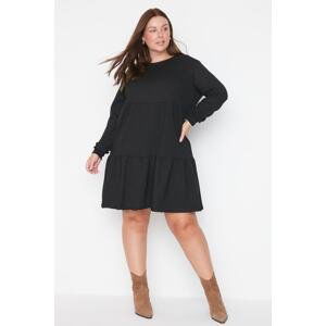 Pletené šaty Trendyol Curve Black Crewneck Ruffle