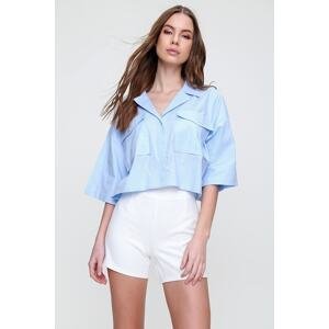 Trend Alaçatı Stili Women's Blue Crop Poplin Shirt with Envelope Pocket