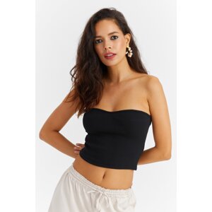 Cool & Sexy Women's Black Heart Neck Crop Blouse Yi2452