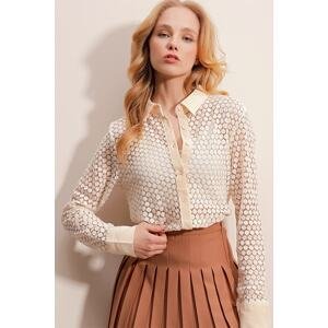 Trend Alaçatı Stili Women's Vanilla Floral Motif Scalloped Shirt
