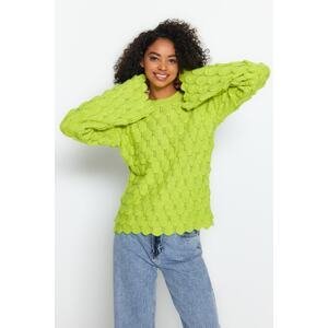Trendyol zelený jemný textúrovaný vzorovaný sveter s crewneckom úpletom