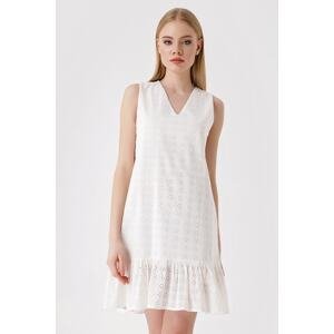 Bigdart 2391 V-Neck Scalloped Mini Dress - White