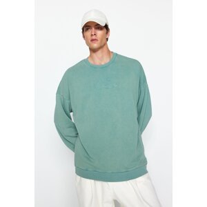 Trendyol Men's Green Oversize/Wide-Fit Anti-aging/Faded-effect Text and Embroidery Cotton Sweatshirt.