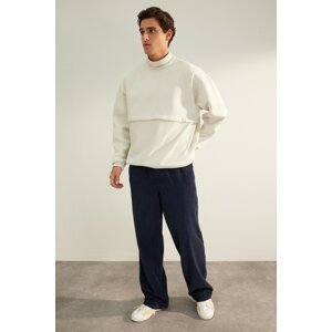 Trendyol Limited Edition Stones Men's Oversize/Wide-Cut Stand-Up Collar Loose fit Sweatshirt with Label Fleece Inside.