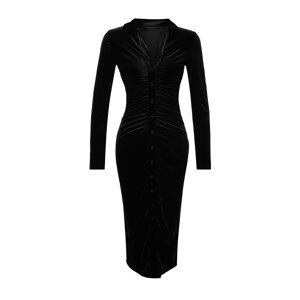 Trendyol Black Velvet Fitted/Simple Polo Neck midi pletené šaty