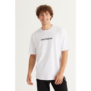 AC&Co / Altınyıldız Classics pánske biele dlhé tričko 100% bavlnený oválny strih Crew Neck Amsterdam s potlačou trička s krátkym rukávom.
