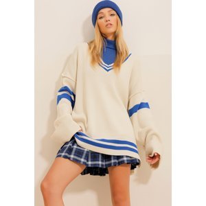 Trend Alaçatı Stili Women's Vanilla V-Neck Stripe Blocked Side Slits Oversize Sweater